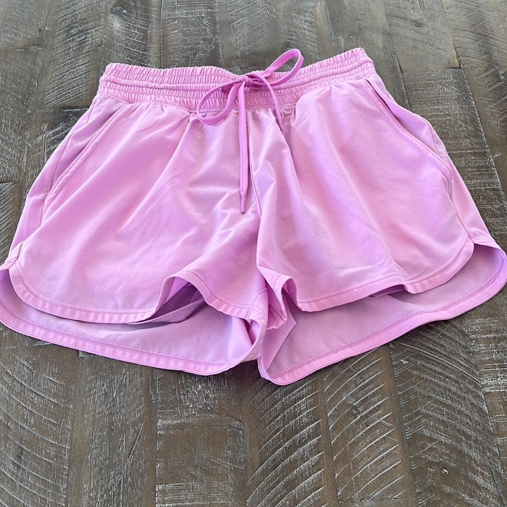 Abercrombie and Fitch YPB motionTEK High Rise Lined Workout Short